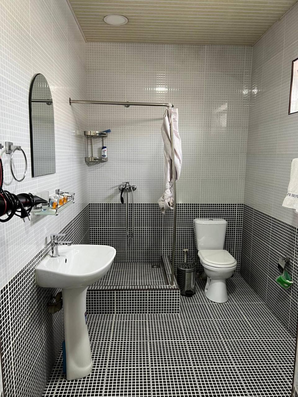 Hotel Life Aktepa-Chigatay Bagian luar foto